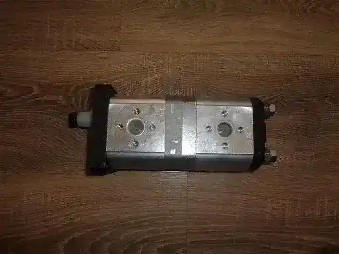 Pompa hidraulica dubla sens de rotatie stanga 22 cc
